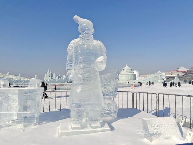 尔滨冰马俑，一场独特的冰雪奇缘安排上了